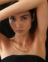 Cursive Collar
