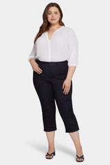 Joni Relaxed Capri Jeans In Plus Size - Illusion