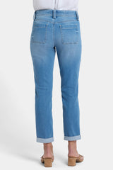 Margot Girlfriend Jeans - Vista Lakes