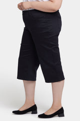 Wide Leg Pedal Pusher Jeans In Plus Size - Black