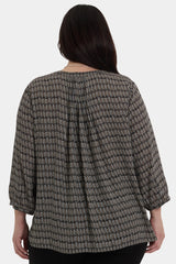 Pintuck Blouse In Plus Size - Arrieta
